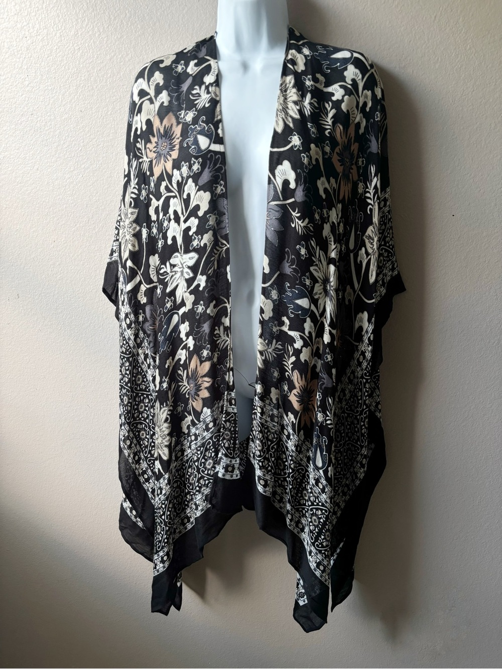Time and Tru Black Floral Kimono